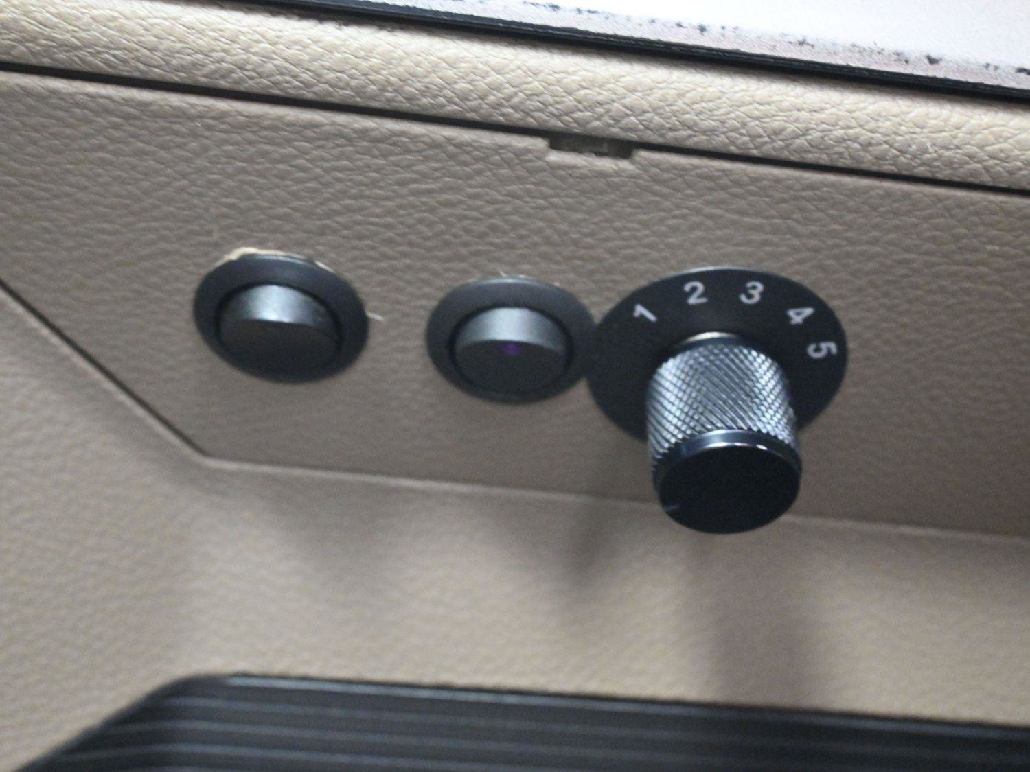 Used 2011 RAM 3500 Laramie Longhorn w/ HD Snow Plow Prep Group image 30