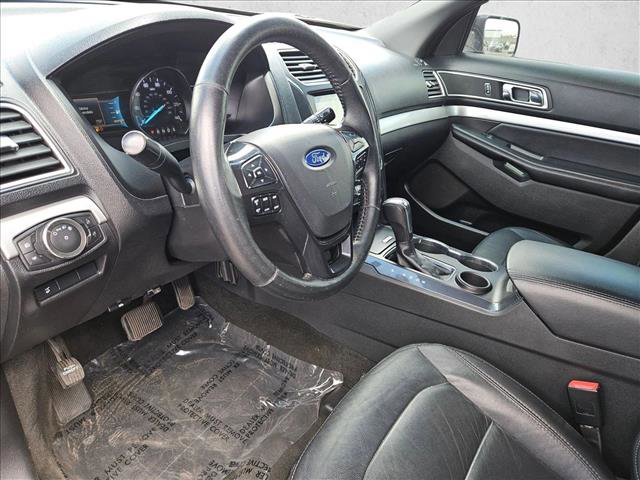 Used 2017 Ford Explorer XLT w/ Equipment Group 202A FWD image 9