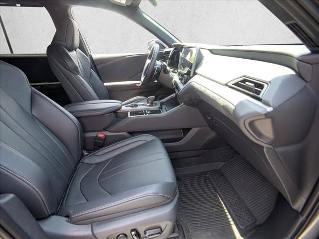 Used 2025 Lexus TX 500h AWD w/ Technology Package image 21