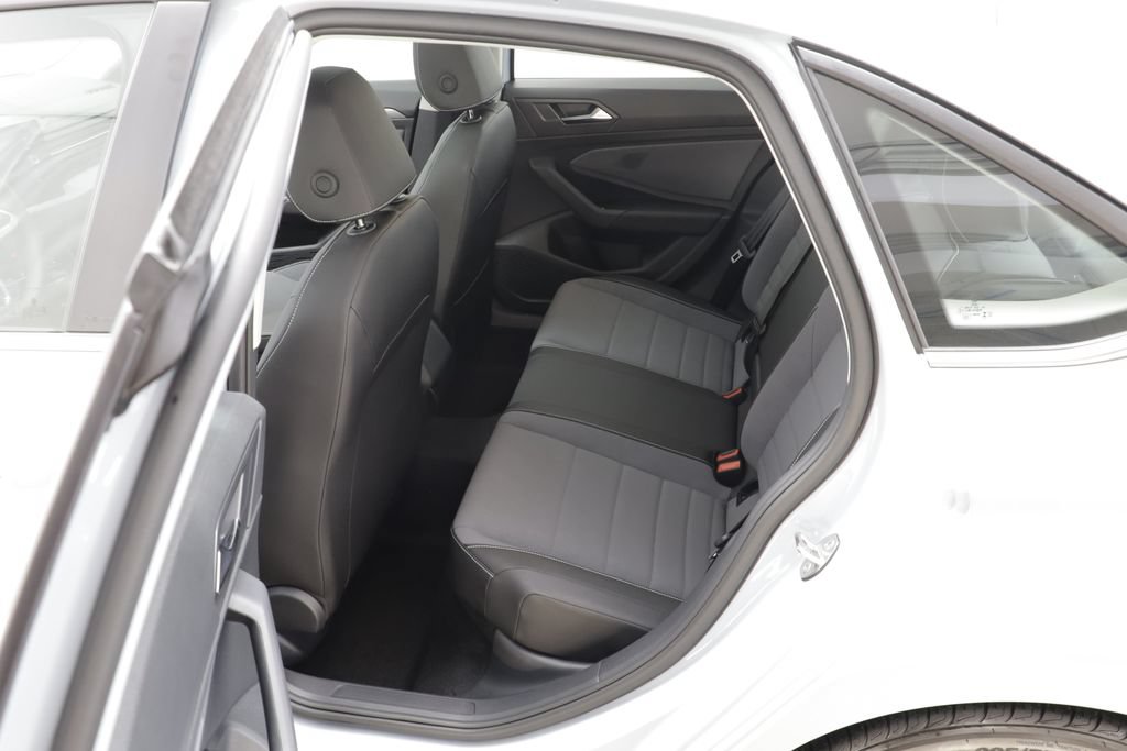 New 2027 Volkswagen Jetta SE FWD image 15