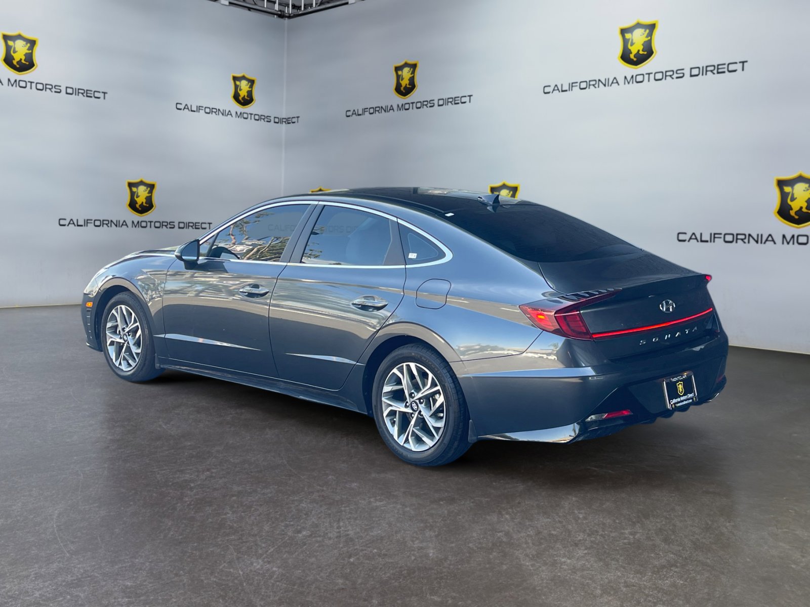 Used 2022 Hyundai Sonata SEL w/ Convenience Package FWD image 3