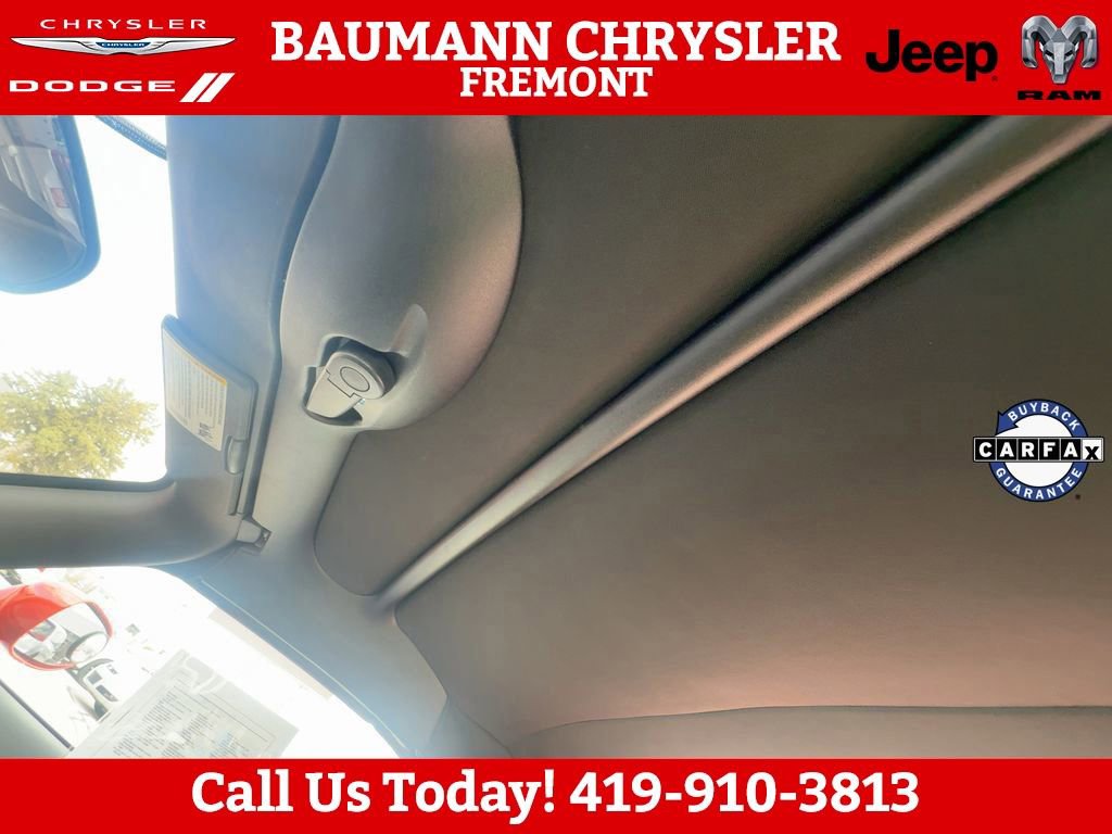 Used 2008 Pontiac Solstice Convertible w/ Premium Package image 25