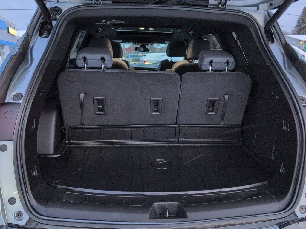 Used 2023 Buick Enclave Essence w/ Experience Buick Package image 7