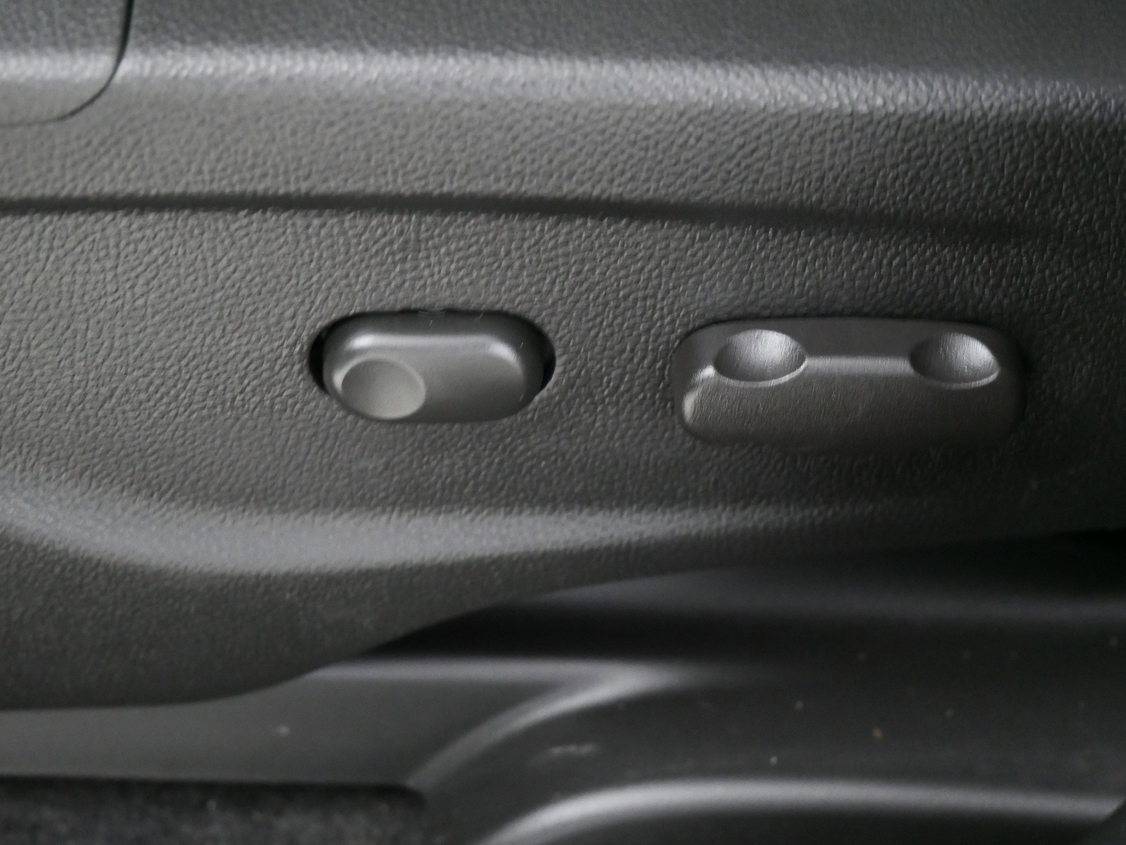 Used 2022 Chevrolet Trax LT w/ LT Convenience Package image 20