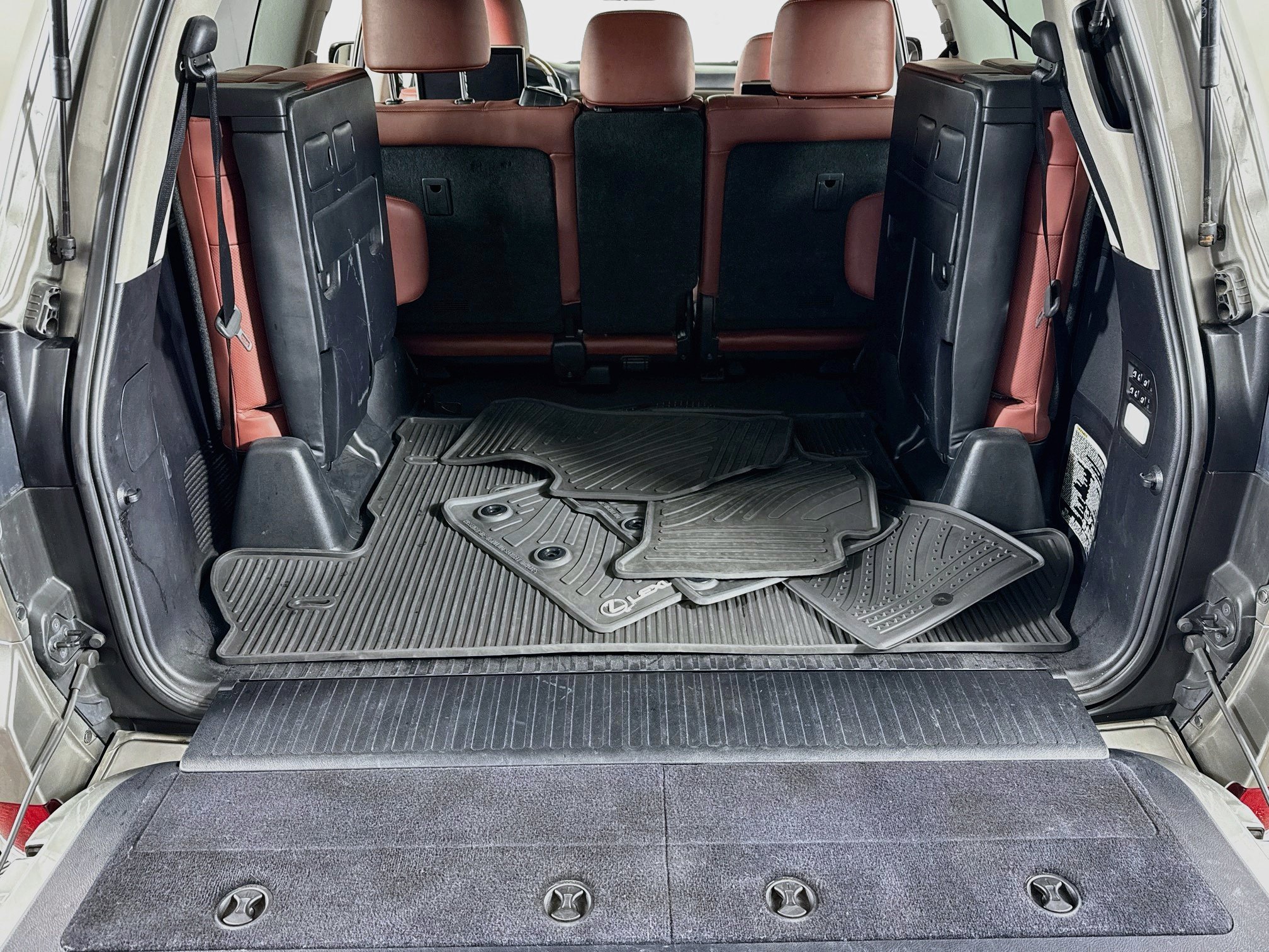 Used 2017 Lexus LX 570 4WD w/ Luxury Package image 20