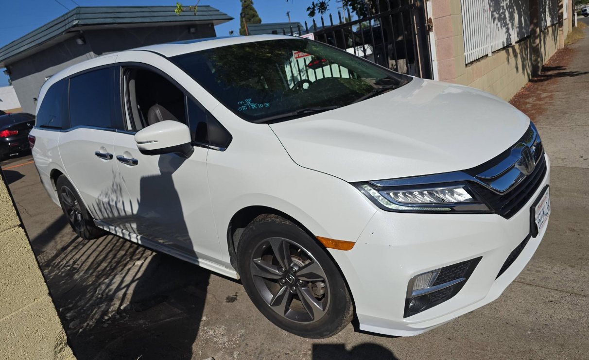 Used 2020 Honda Odyssey Touring image 3