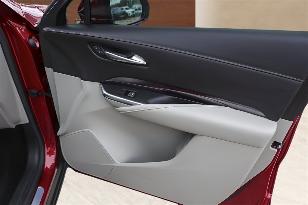 Used 2023 Cadillac XT4 Luxury w/ Driver Awareness Package image 29