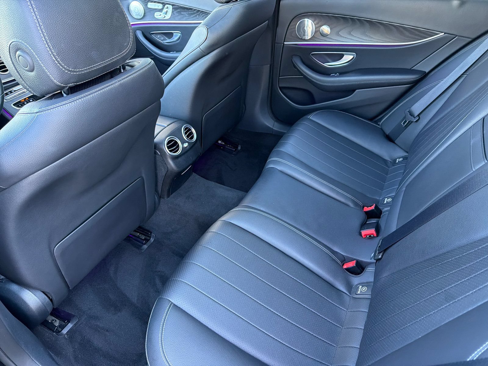 Used 2022 Mercedes-Benz E 350 Sedan image 11