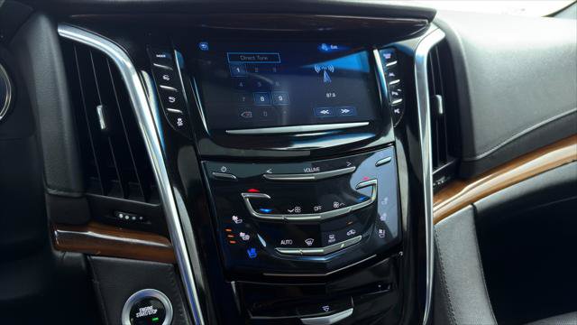 Used 2018 Cadillac Escalade ESV Luxury RWD image 29