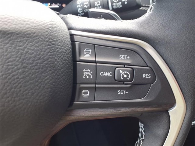 New 2025 Jeep Grand Cherokee L Limited w/ Black Appearance Package image 26