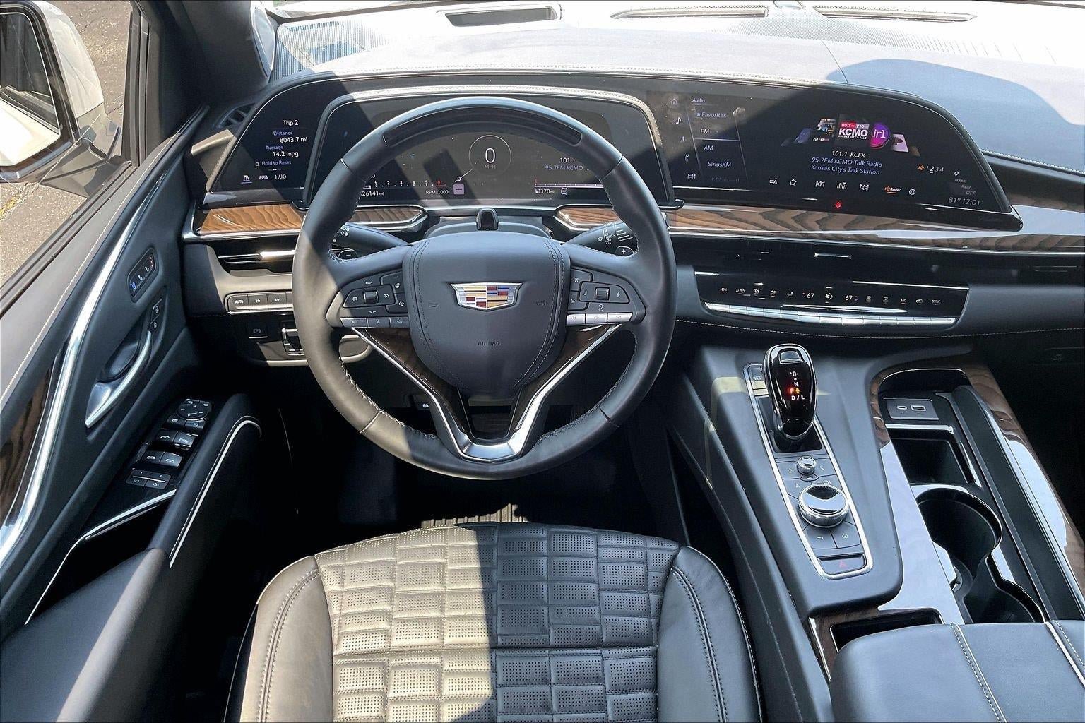 Used 2024 Cadillac Escalade Sport Platinum w/ LPO, ONYX Package AWD/4WD image 5