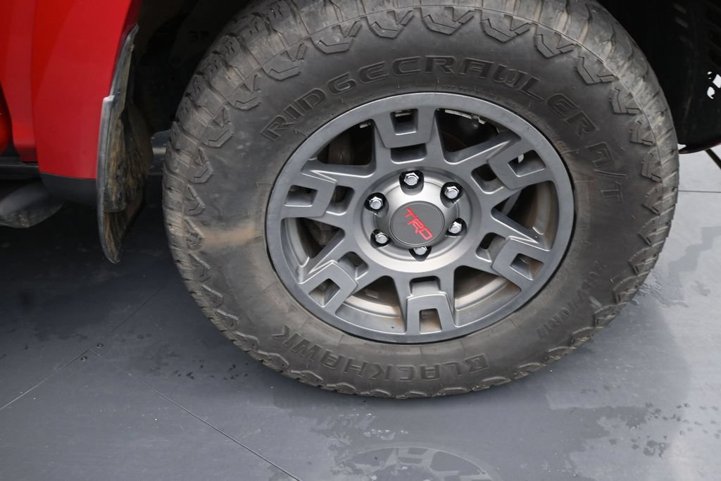 Used 2020 Toyota 4Runner TRD Off-Road Premium w/ Moonroof Package AWD/4WD image 13