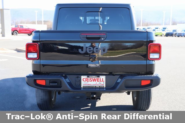 Used 2023 Jeep Gladiator Sport image 4