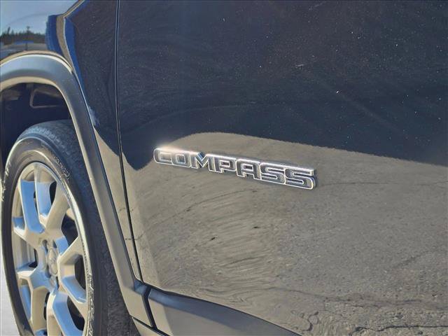 Used 2022 Jeep Compass Latitude AWD/4WD image 15