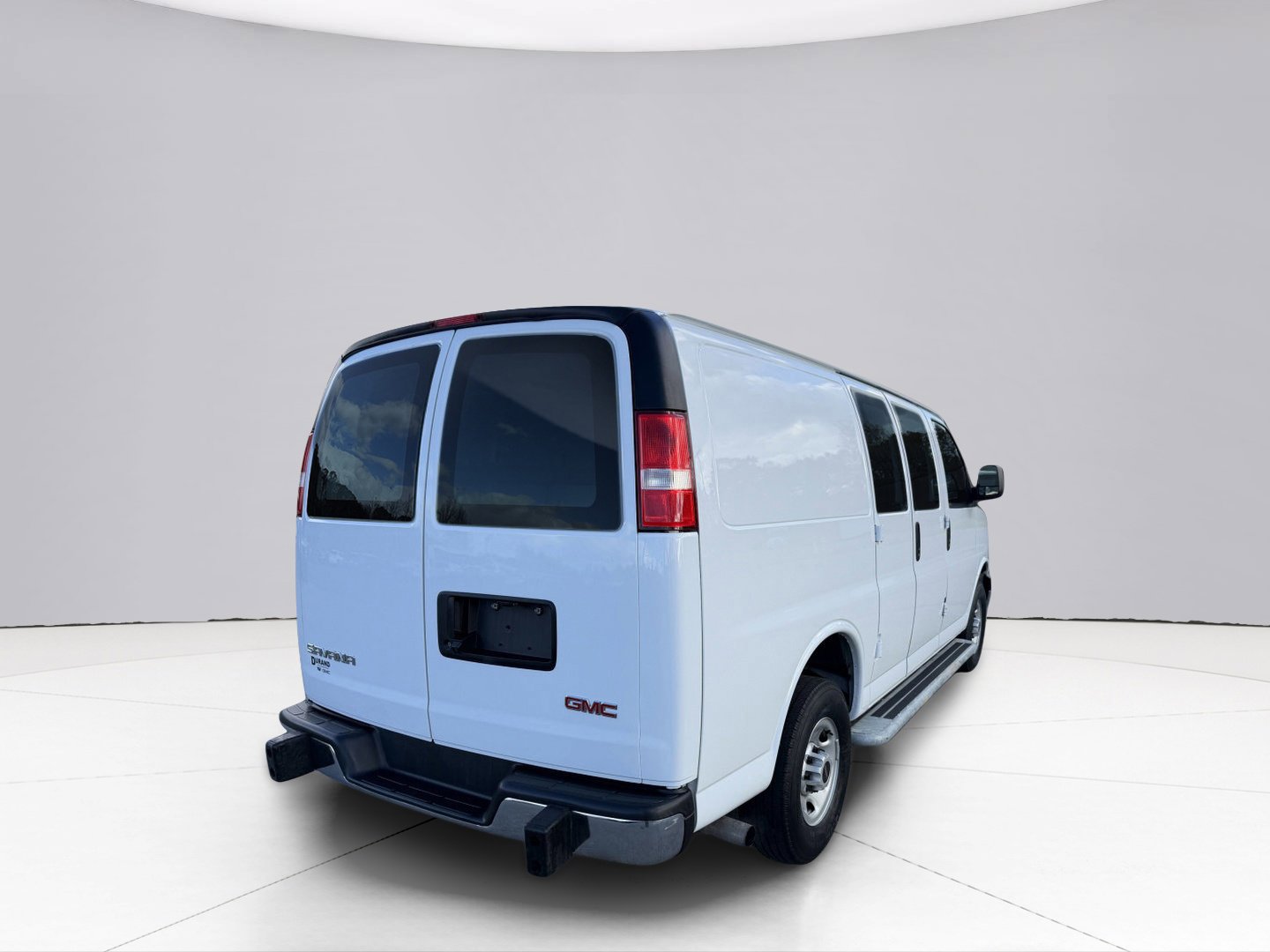 Used 2024 GMC Savana 2500 w/ Driver Convenience Package image 10