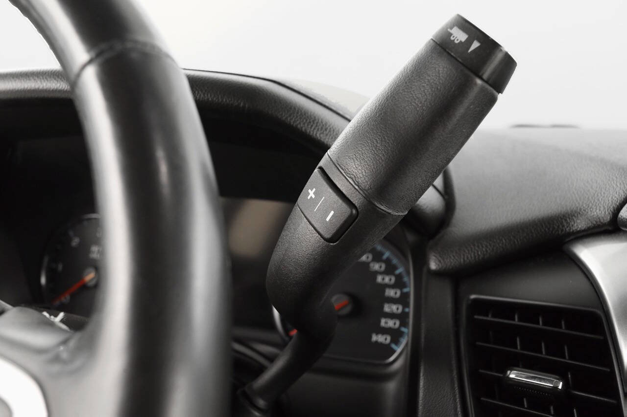 Used 2017 Chevrolet Suburban LT w/ LT Signature Package image 48