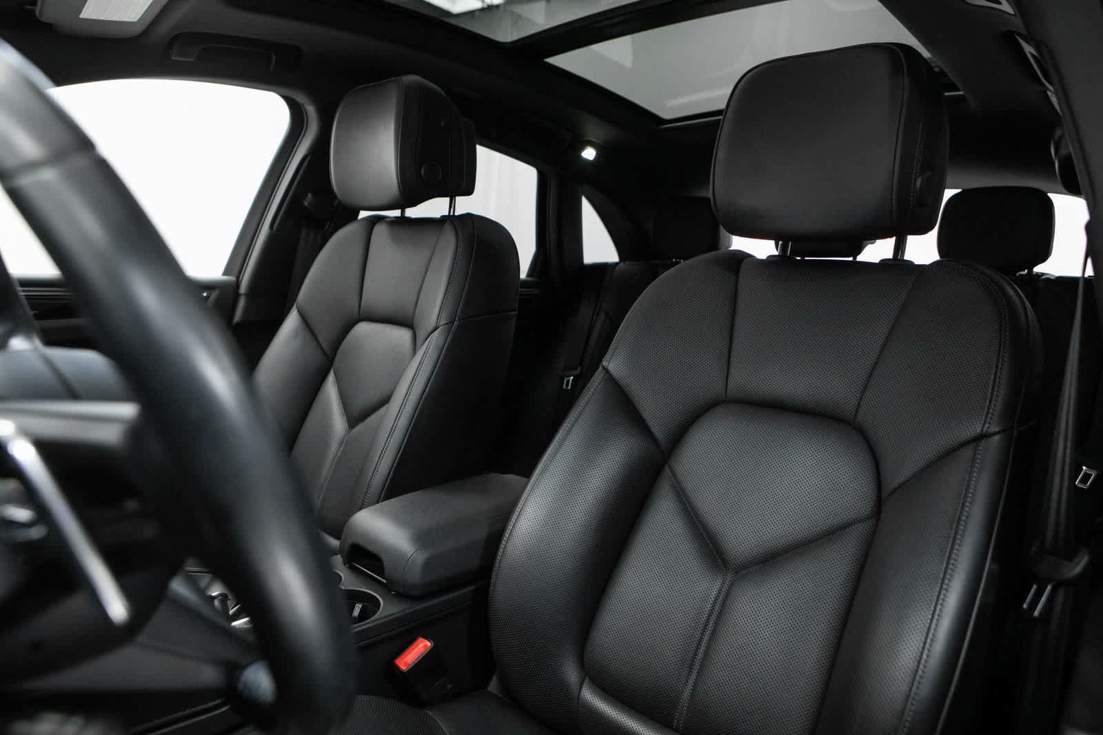 Used 2024 Porsche Macan S AWD/4WD image 5