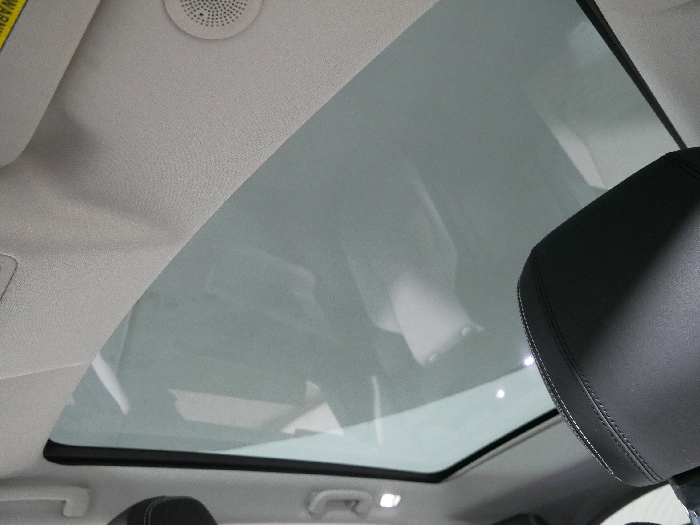 Used 2022 Land Rover Discovery Sport SE R-Dynamic image 30