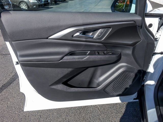 New 2026 Chevrolet Equinox EV LT image 11