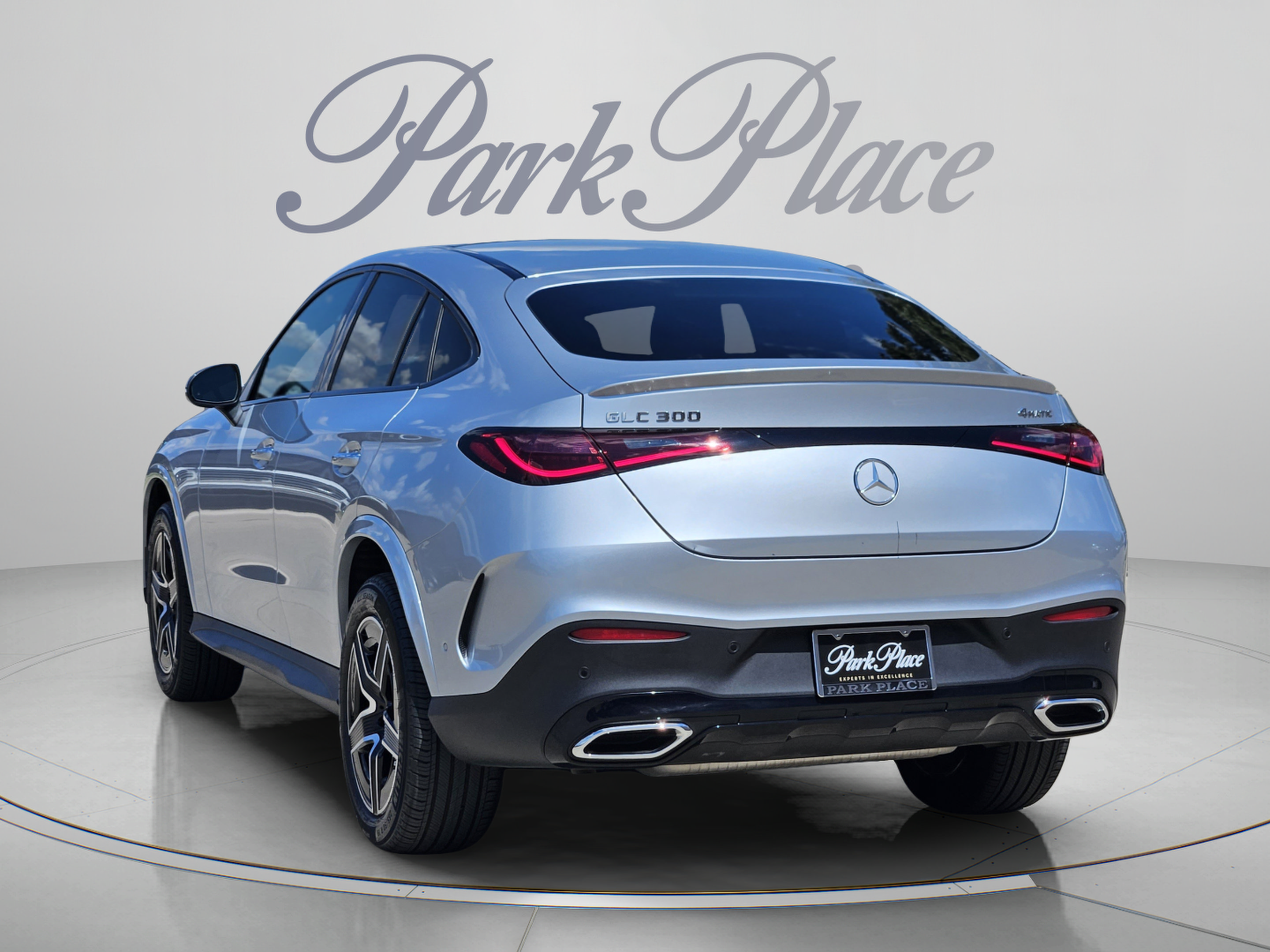 Certified 2025 Mercedes-Benz GLC 300 4MATIC image 3