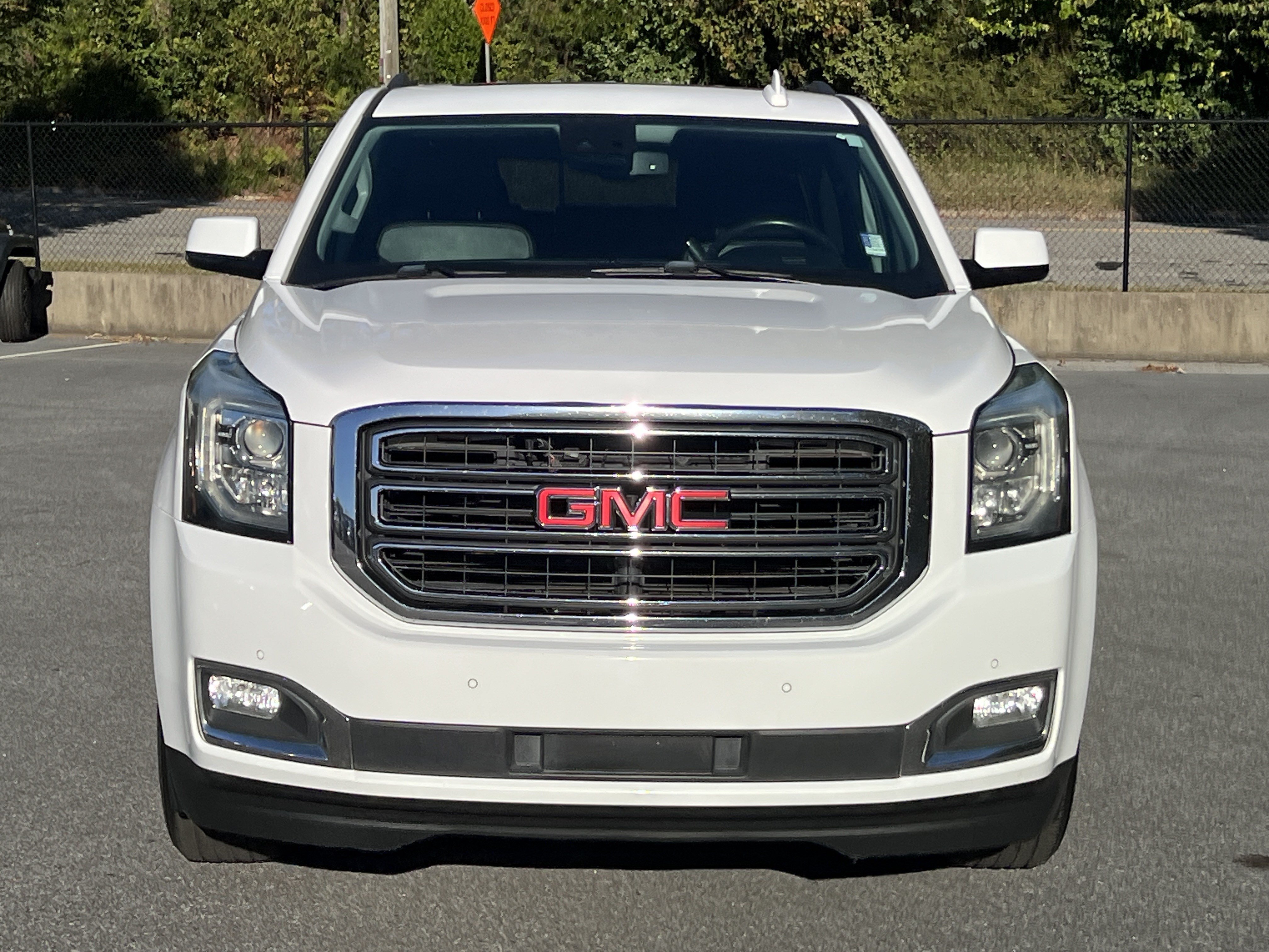 Used 2020 GMC Yukon XL SLT AWD/4WD image 2