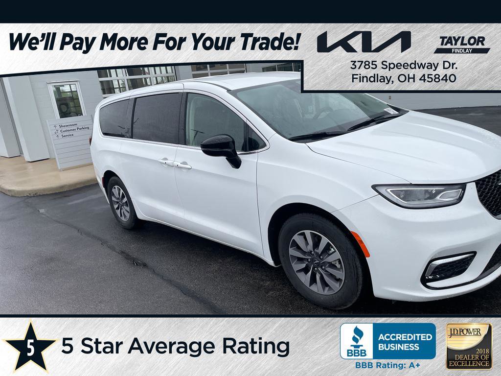 Used 2024 Chrysler Pacifica Select FWD image 1
