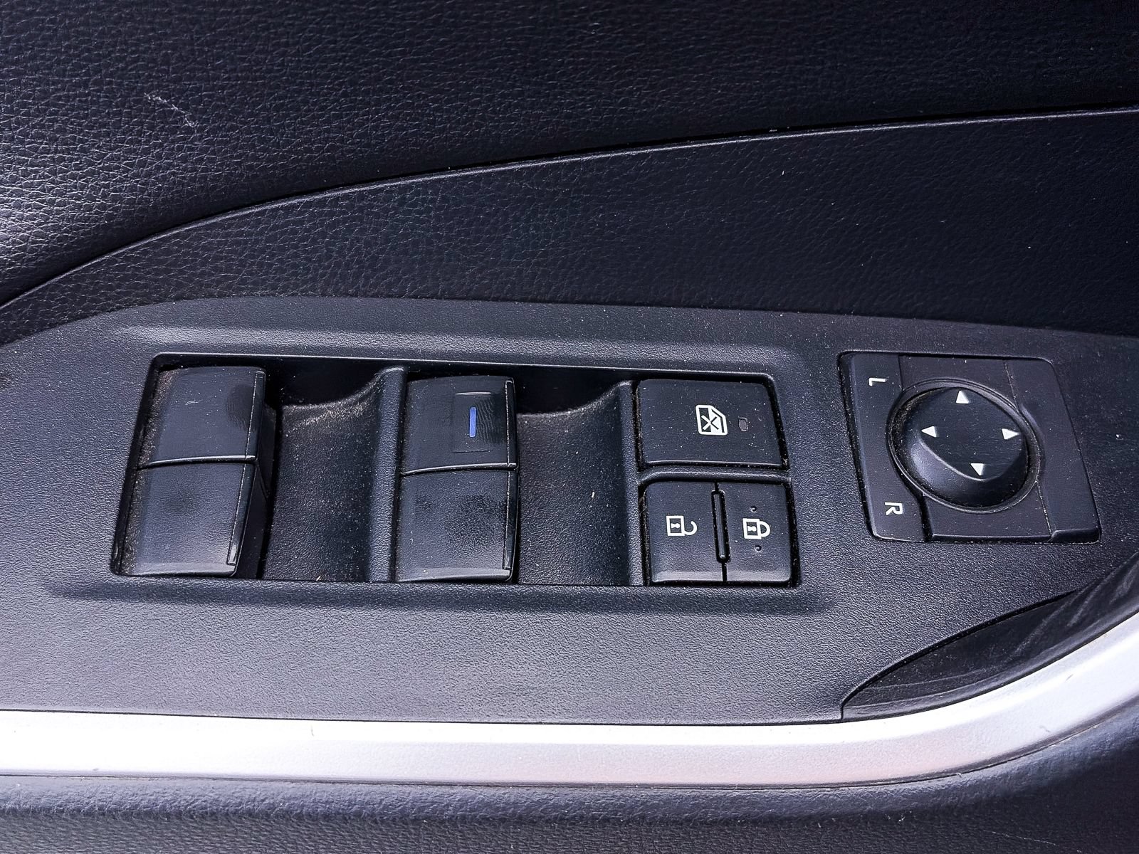 Used 2019 Toyota RAV4 Adventure w/ Cold Weather Package AWD/4WD image 17