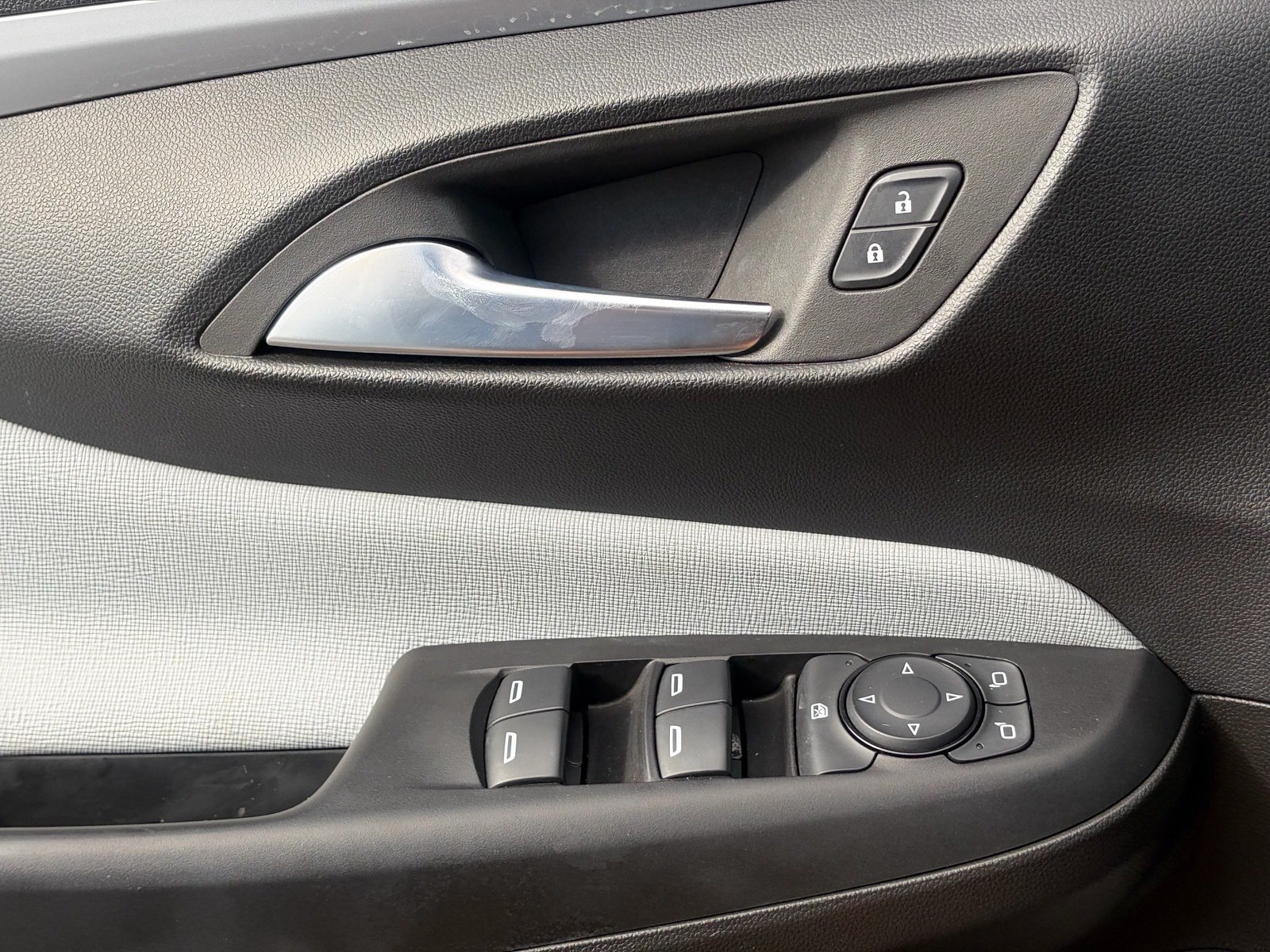Used 2024 Buick Envista Sport Touring w/ Convenience II Package FWD image 20