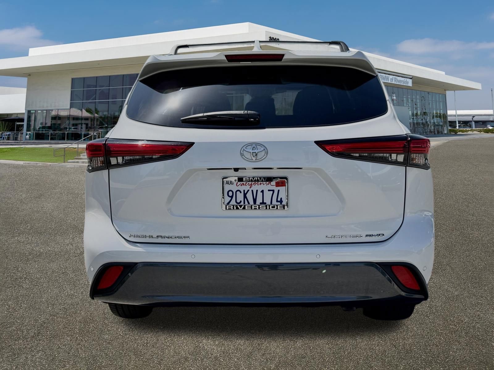 Used 2022 Toyota Highlander Limited AWD/4WD image 9