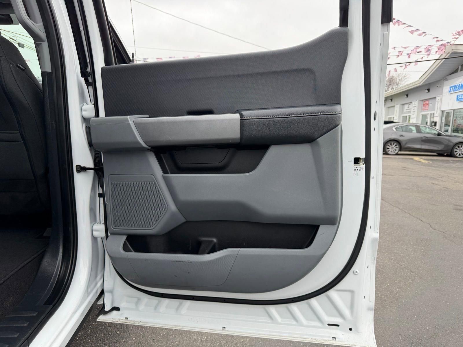 Used 2022 Ford F150 XLT w/ Trailer Tow Package image 16