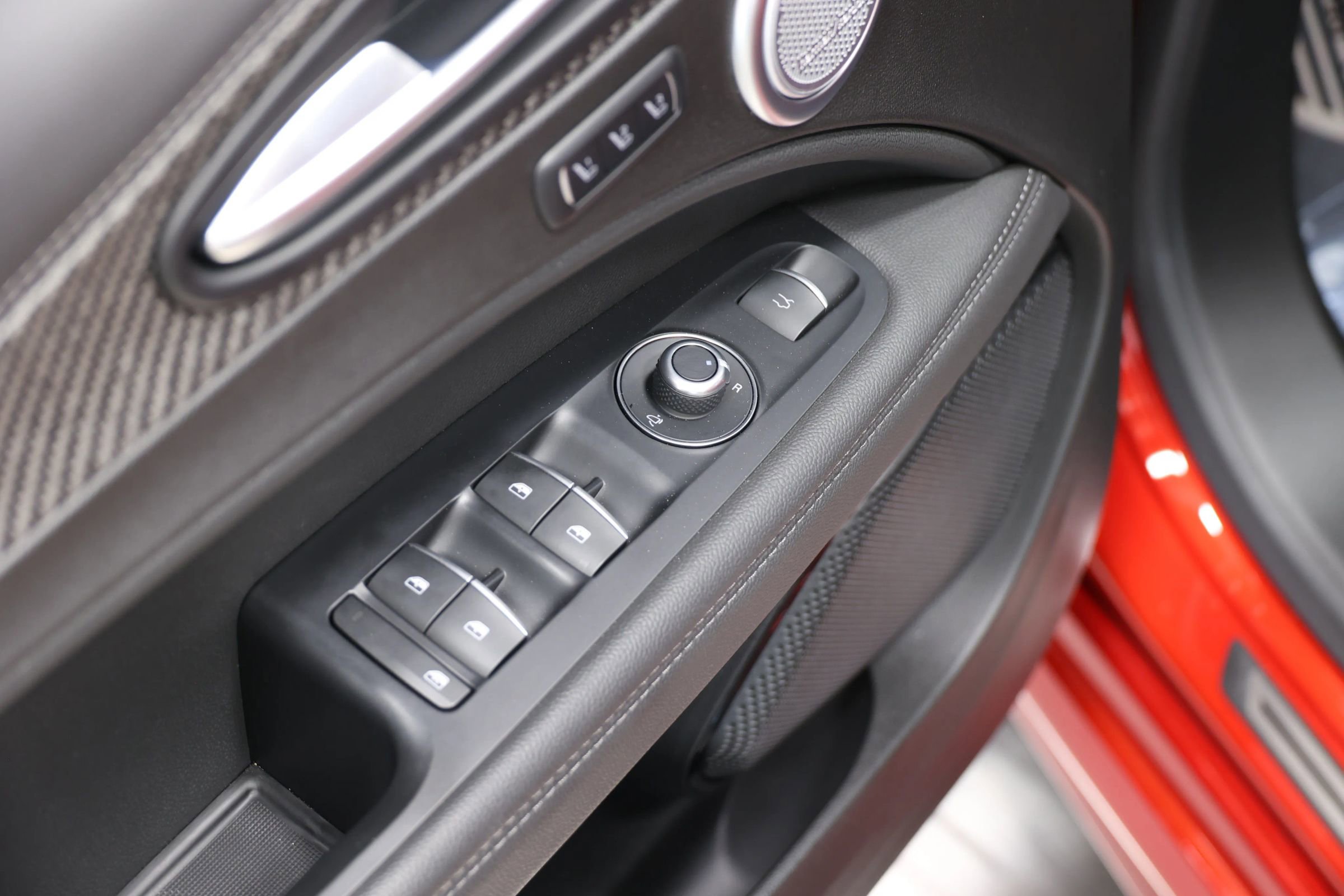 Used 2024 Alfa Romeo Stelvio Quadrifoglio image 13