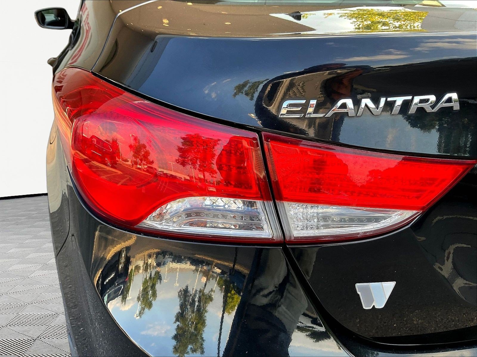 Used 2013 Hyundai Elantra GLS w/ Preferred Pkg FWD image 20
