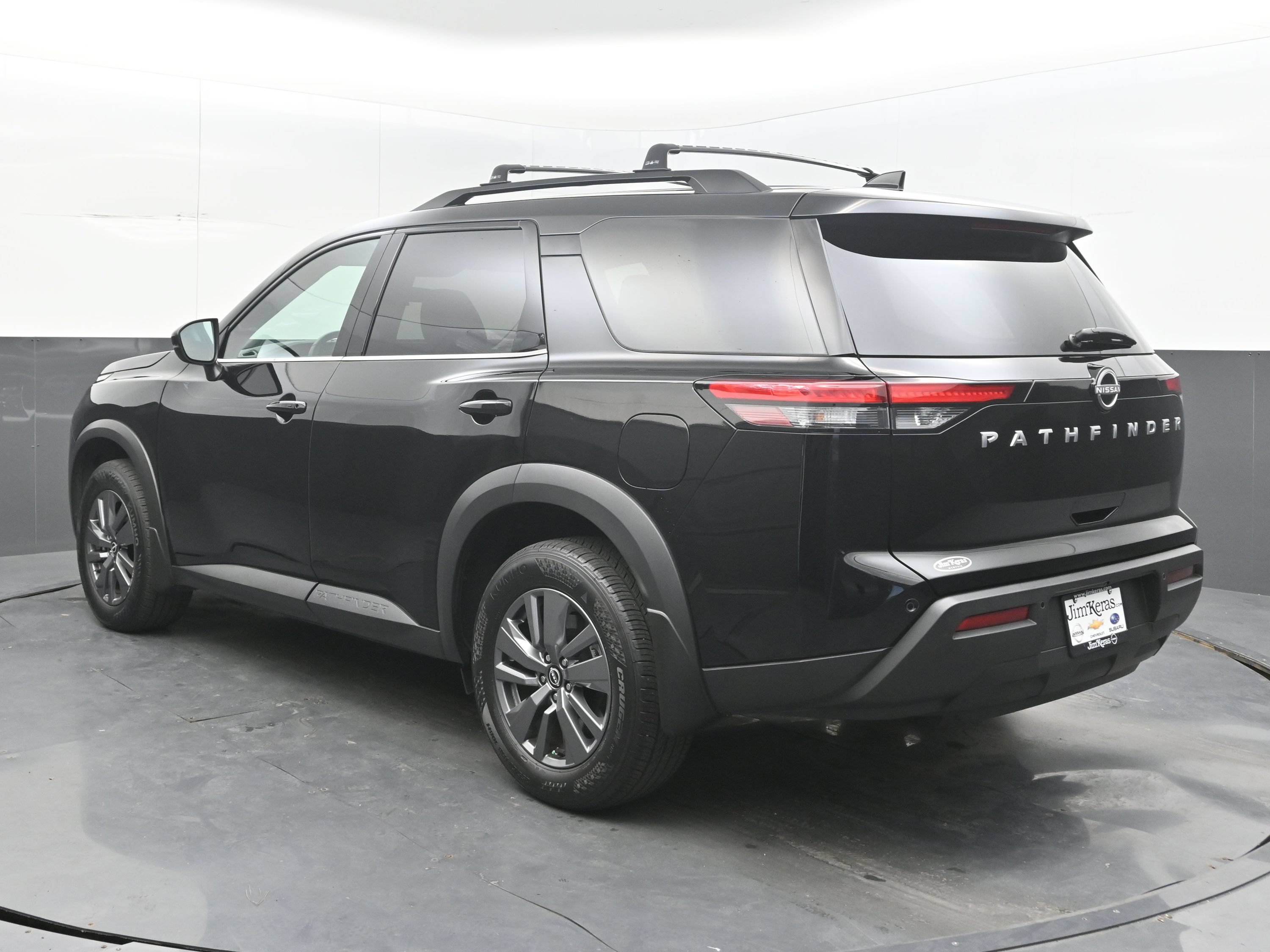 Used 2025 Nissan Pathfinder SV FWD image 6