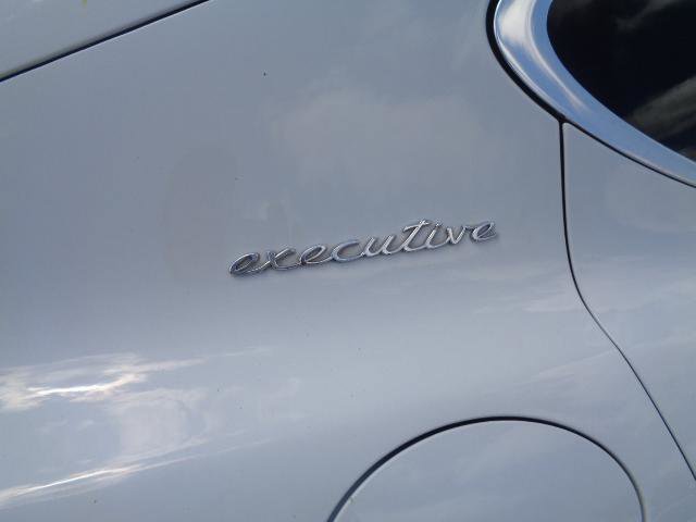 Used 2015 Porsche Panamera 4S Executive image 14