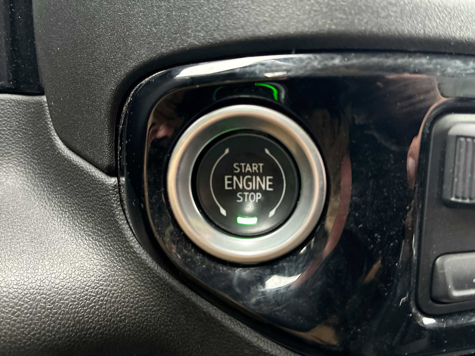 Certified 2022 GMC Sierra 1500 Elevation w/ Elevation Premium Package image 17