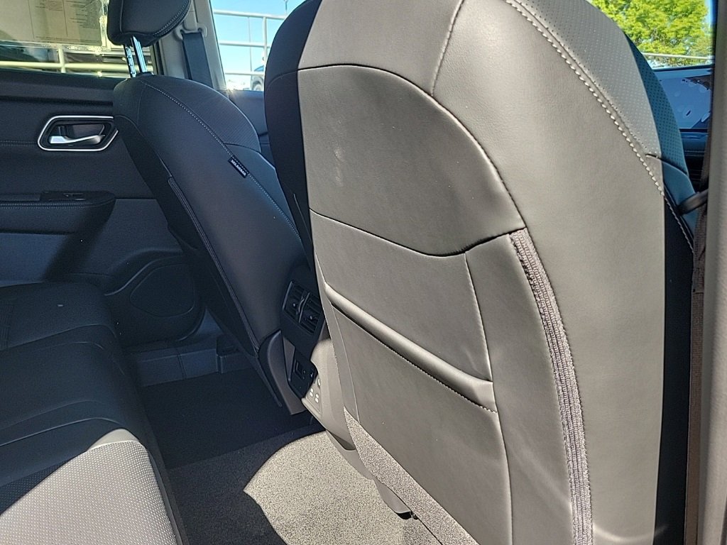 New 2026 Nissan Rogue Platinum w/ Platinum Premium Package image 40