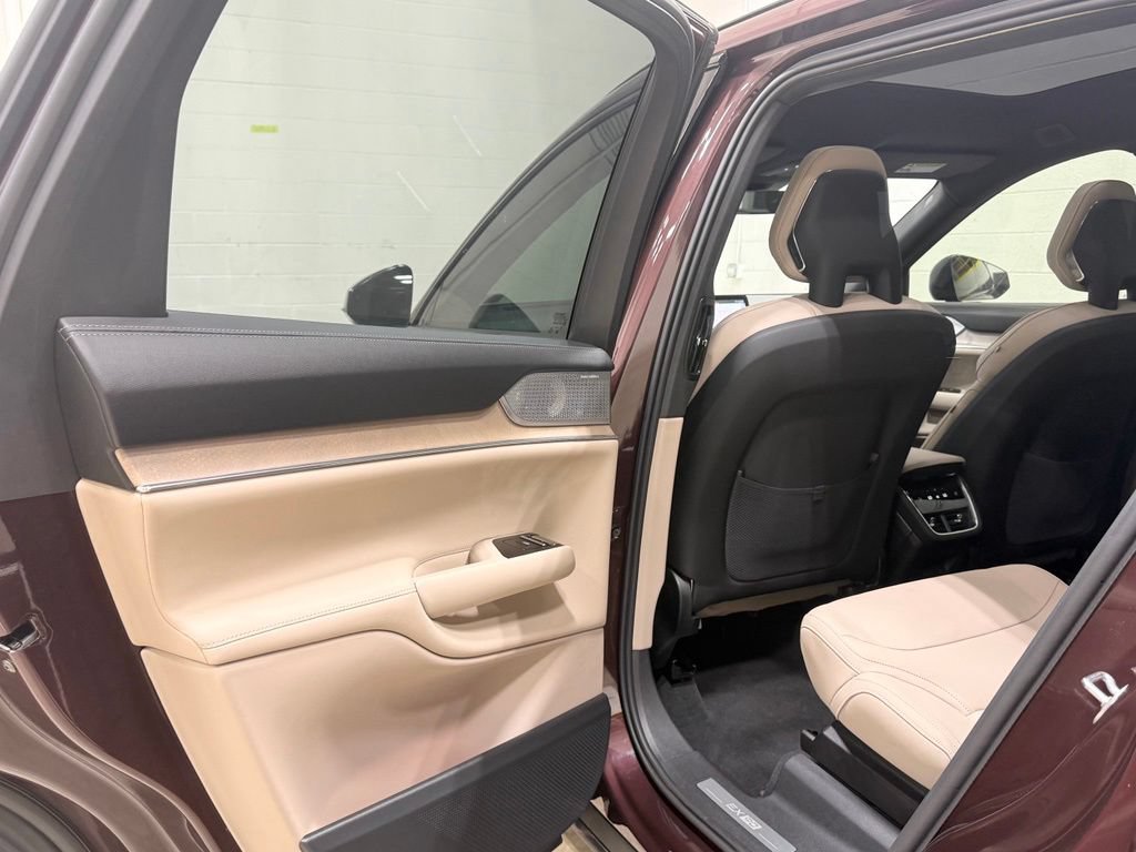 Used 2025 Volvo EX90 Ultra AWD/4WD image 33