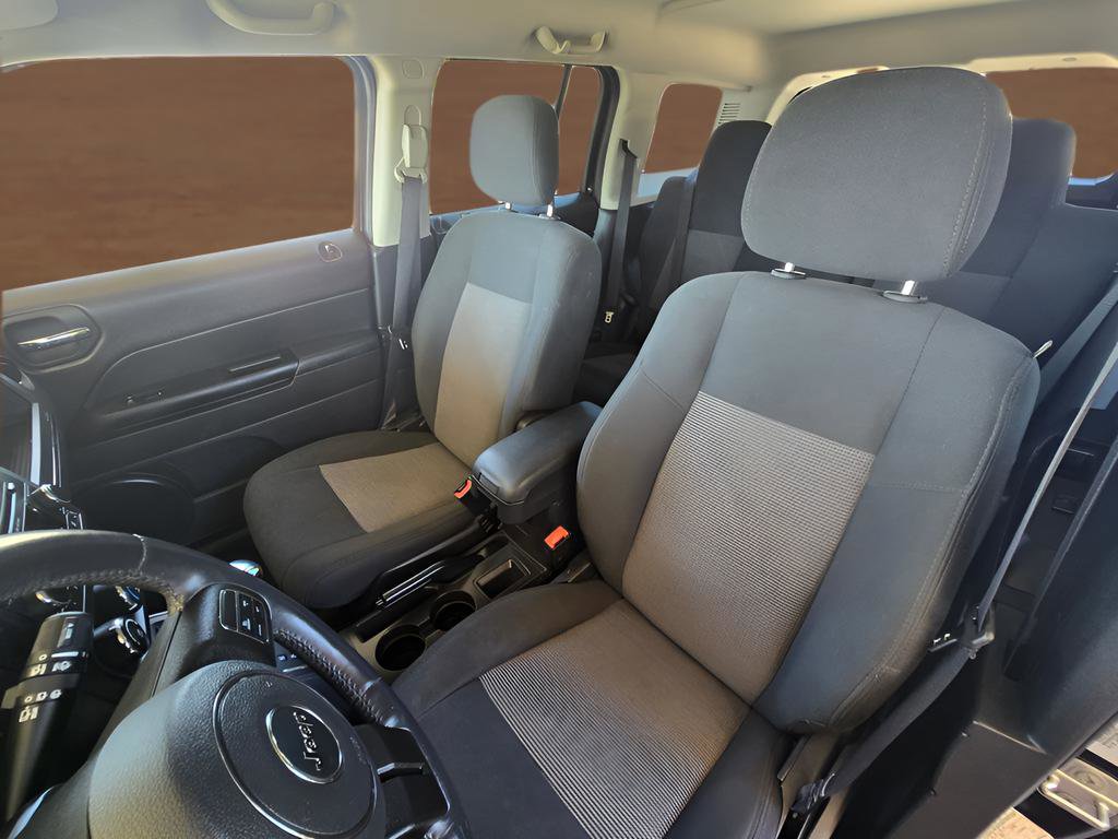 Used 2014 Jeep Patriot Latitude FWD image 21