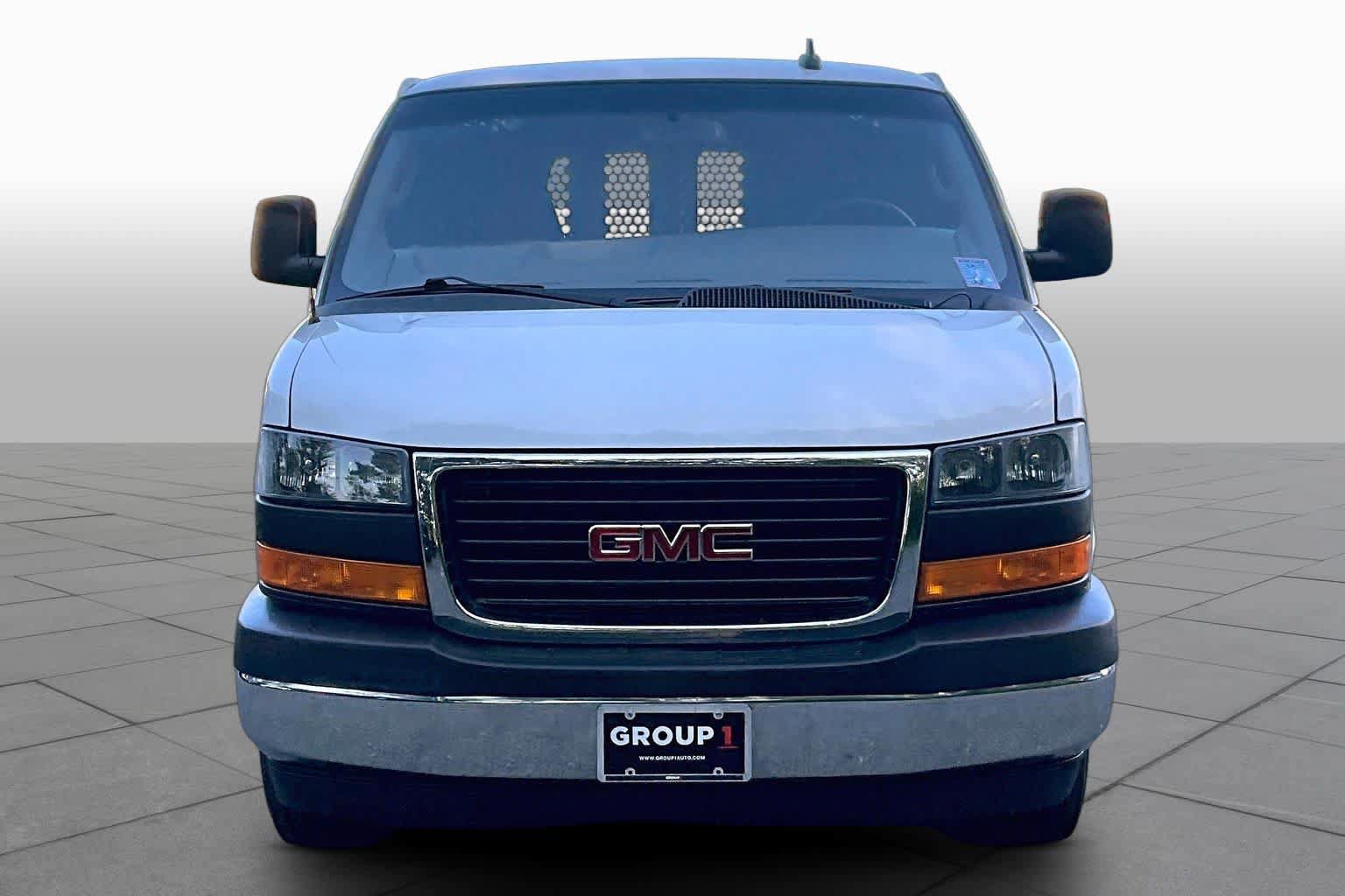 Used 2022 GMC Savana 2500 w/ Driver Convenience Package RWD image 4