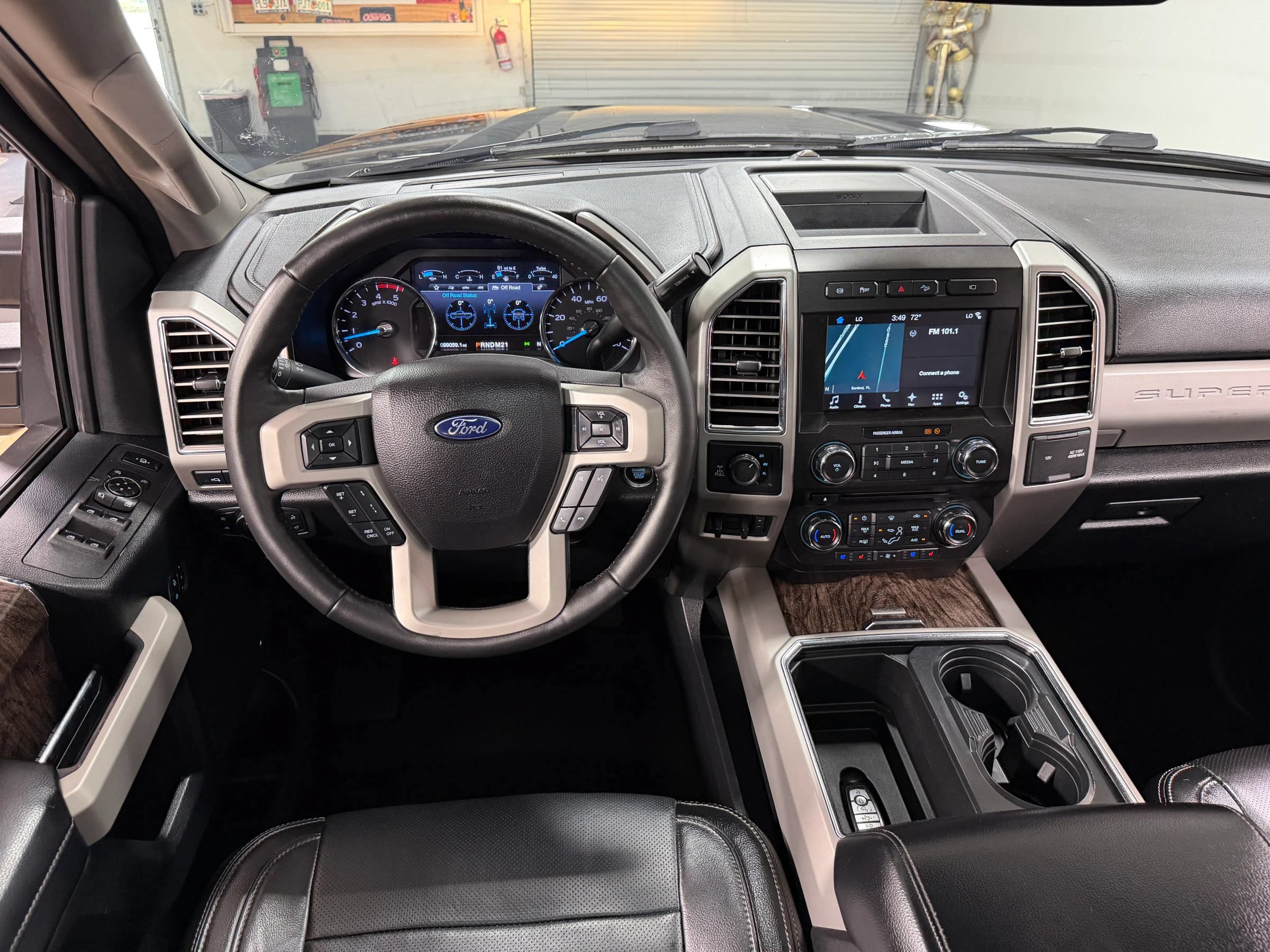 Used 2017 Ford F250 Lariat w/ Lariat Ultimate Package AWD/4WD image 25