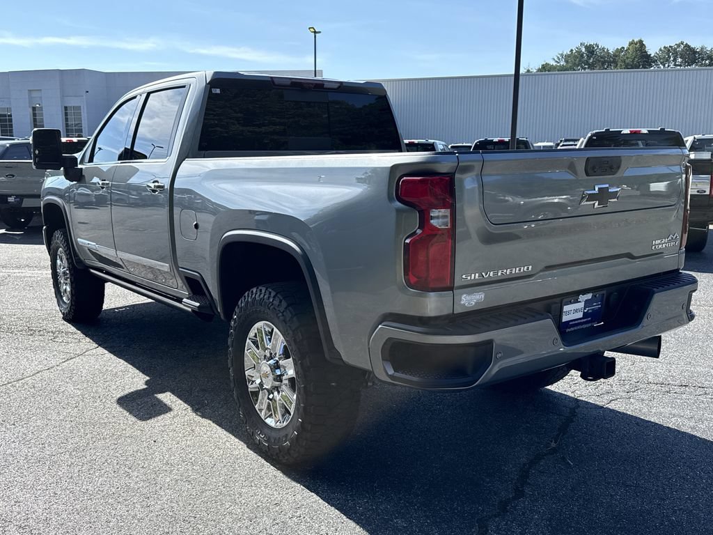 Used 2024 Chevrolet Silverado 2500 High Country w/ High Country Premium Package AWD/4WD image 5