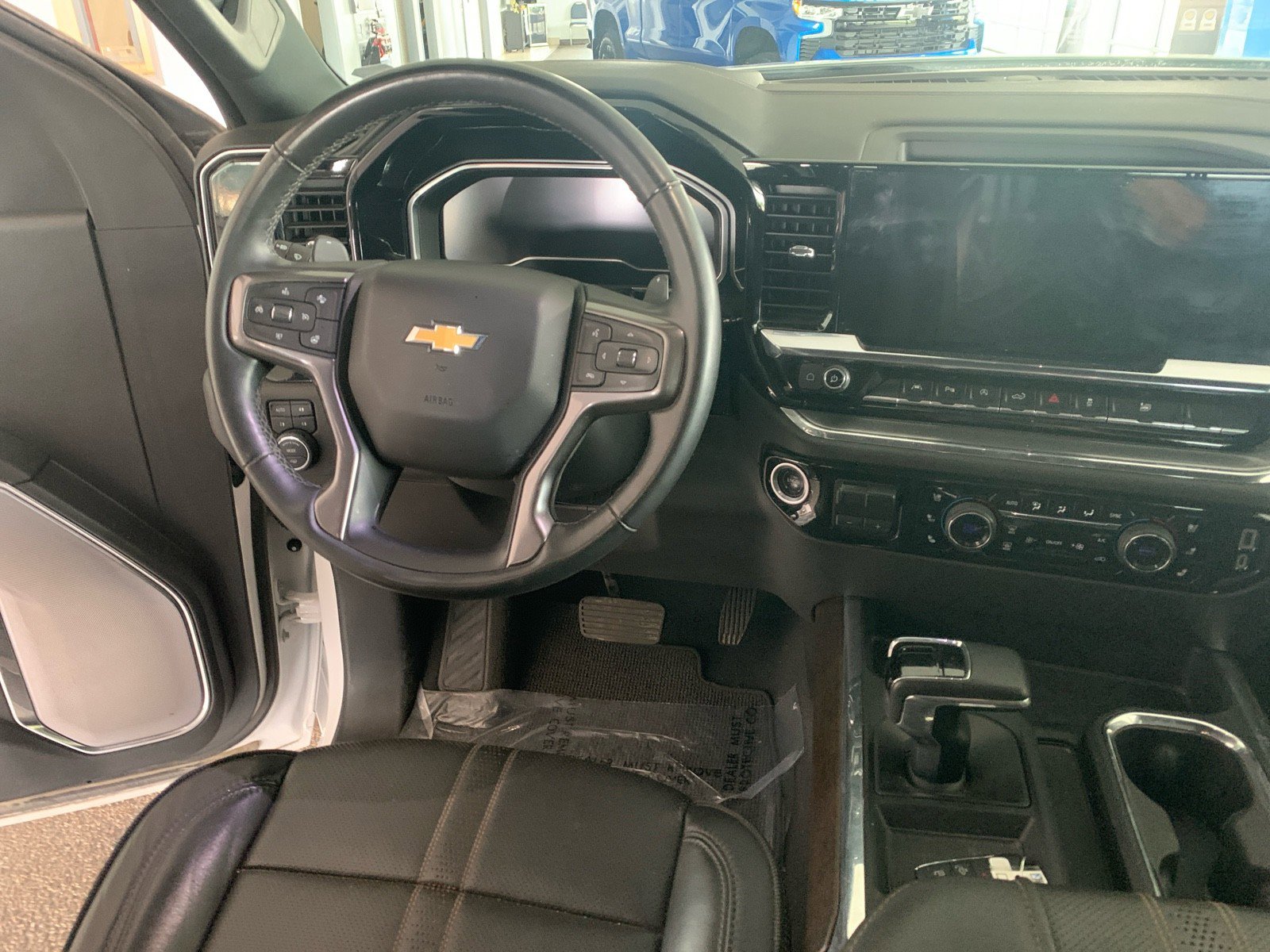 Used 2024 Chevrolet Silverado 1500 High Country image 17