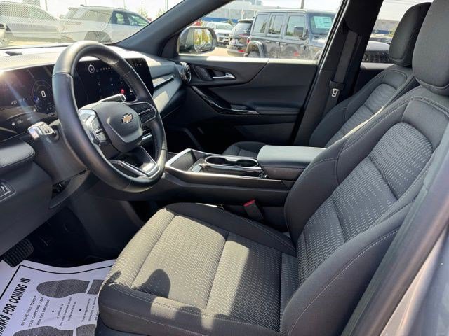 Used 2025 Chevrolet Equinox LT AWD/4WD image 10