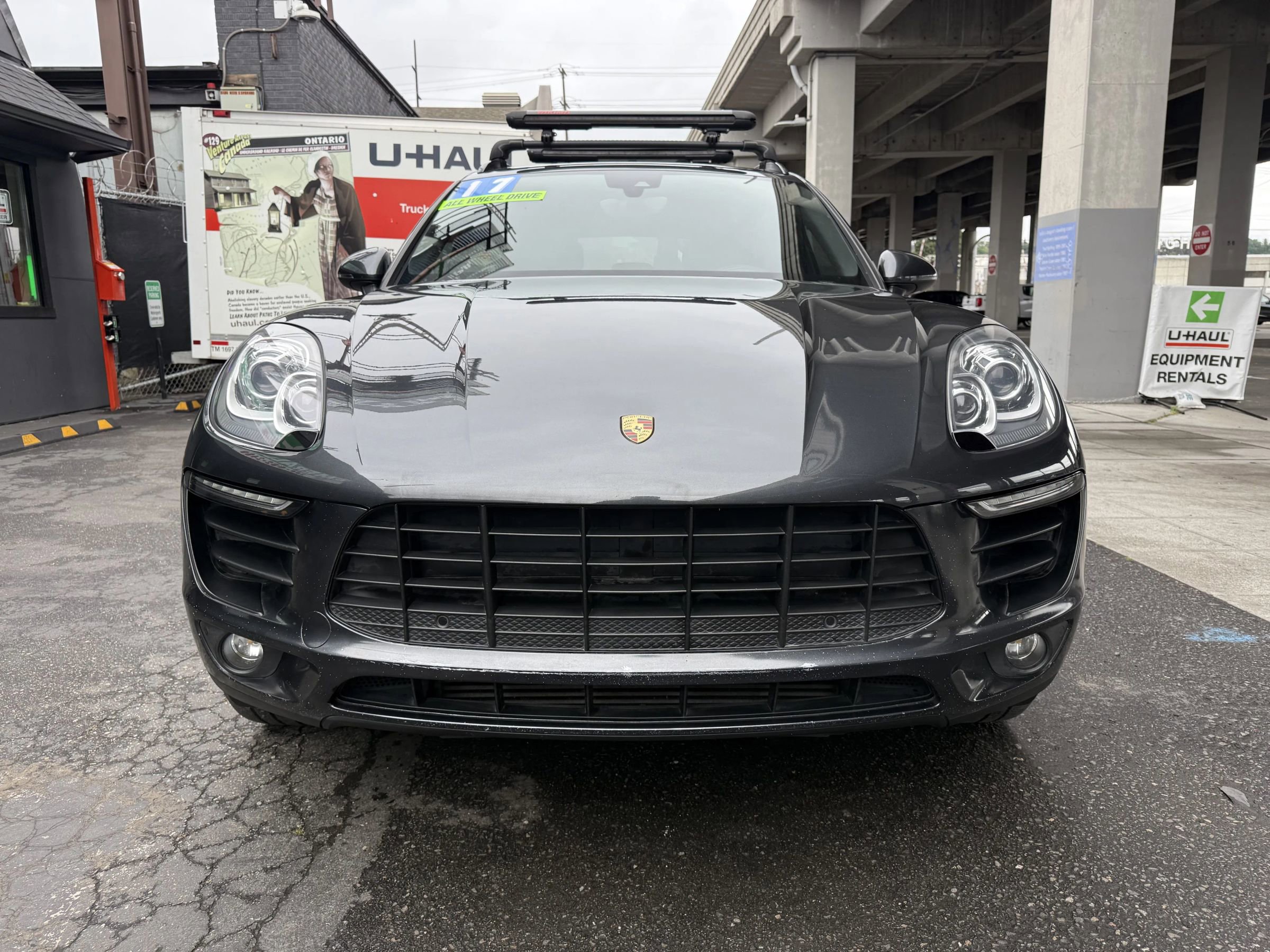 Used 2017 Porsche Macan AWD/4WD image 2