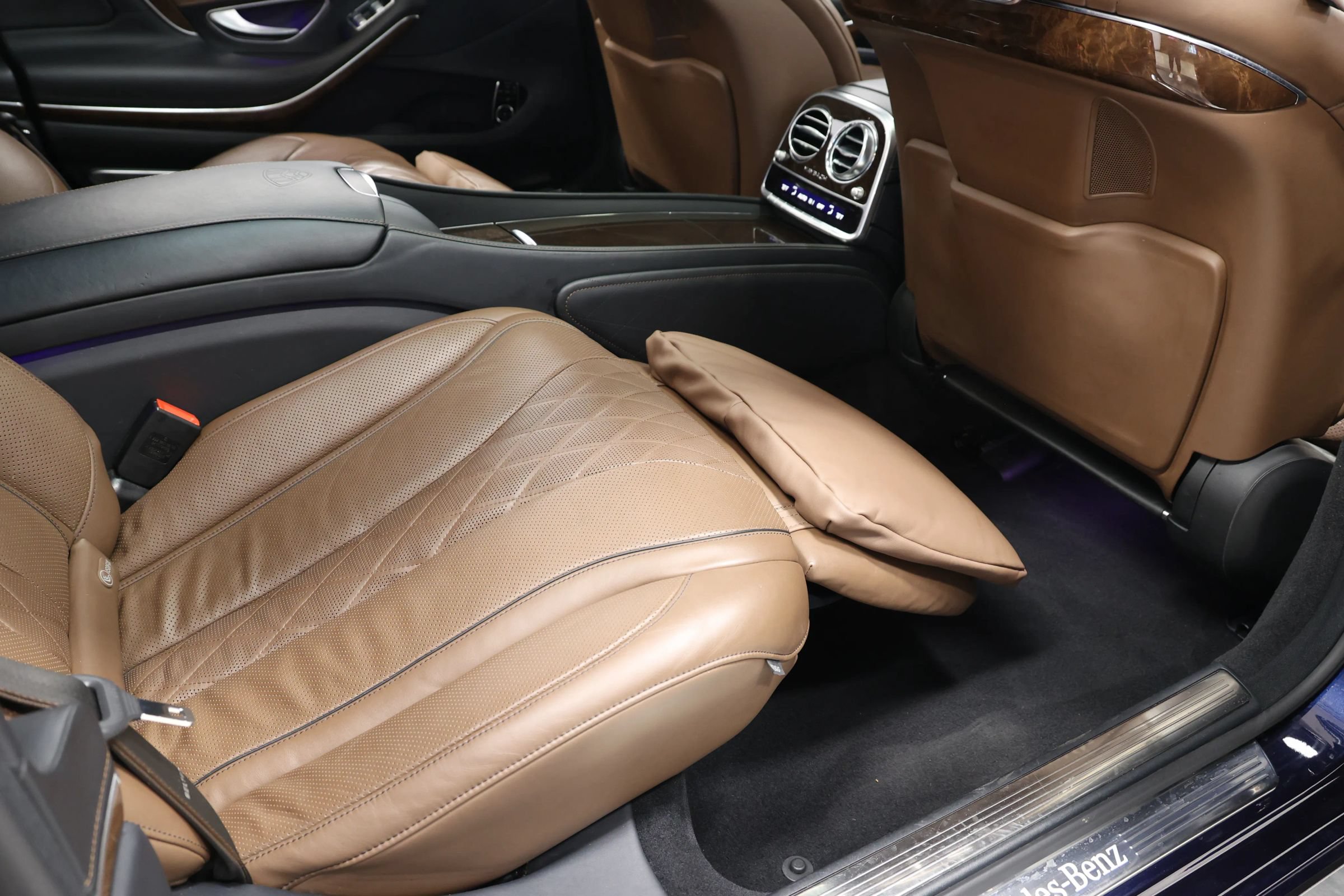 Used 2016 Mercedes-Benz Maybach S 600 image 95