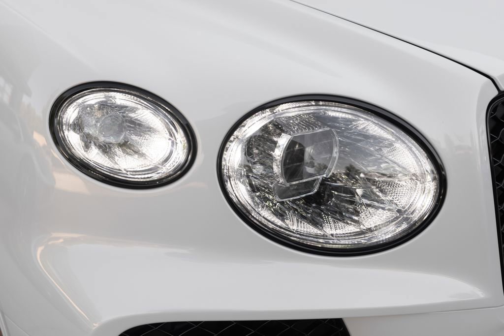 Used 2023 Bentley Bentayga Speed AWD/4WD image 15