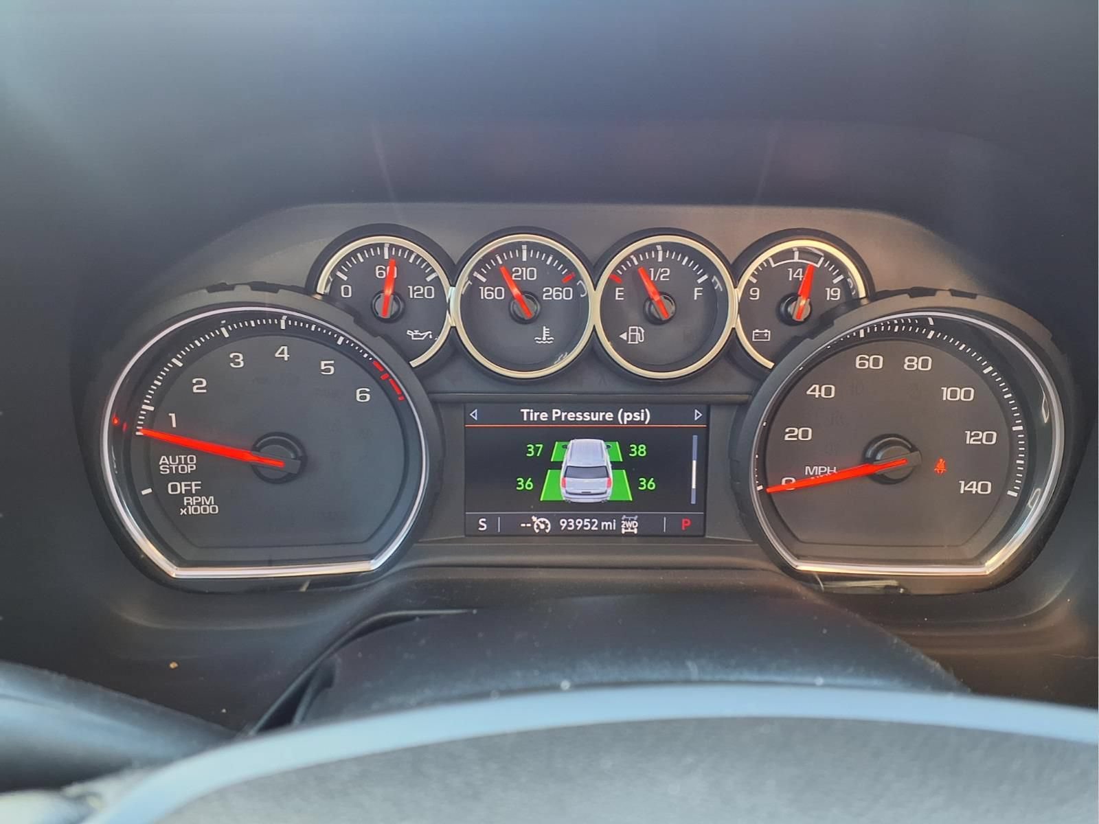 Used 2021 Chevrolet Tahoe Z71 w/ Z71 Signature Package AWD/4WD image 17