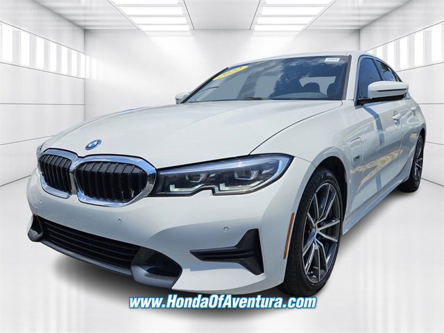 Used 2022 BMW 330e w/ Driving Assistance Package image 4