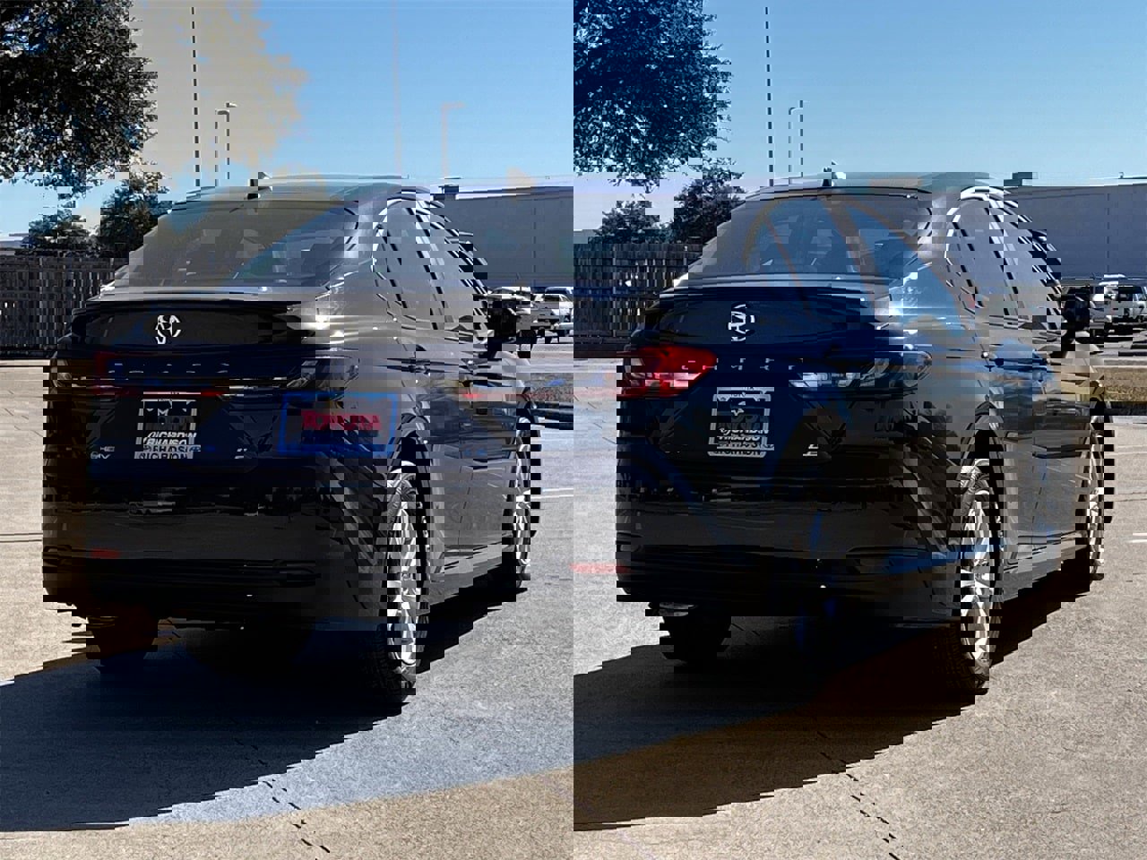 Used 2025 Toyota Camry LE image 4