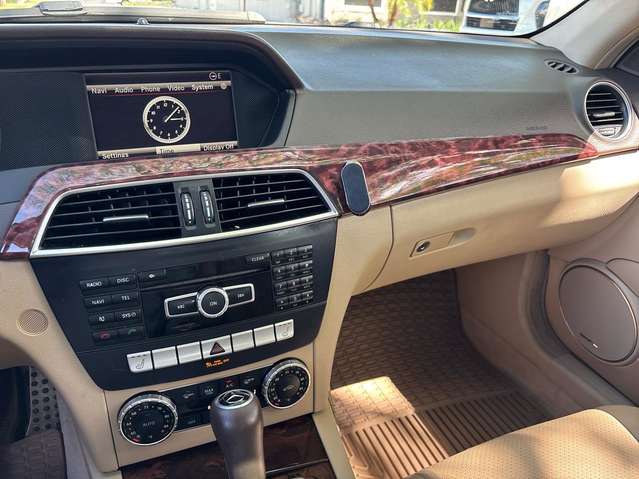 Used 2014 Mercedes-Benz C 250 Sedan image 15
